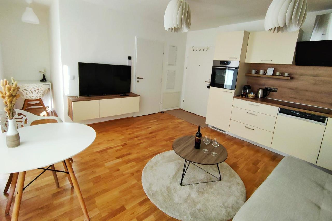 Luma Apartment Near Schoenbrunn With Parking Vienna Esterno foto