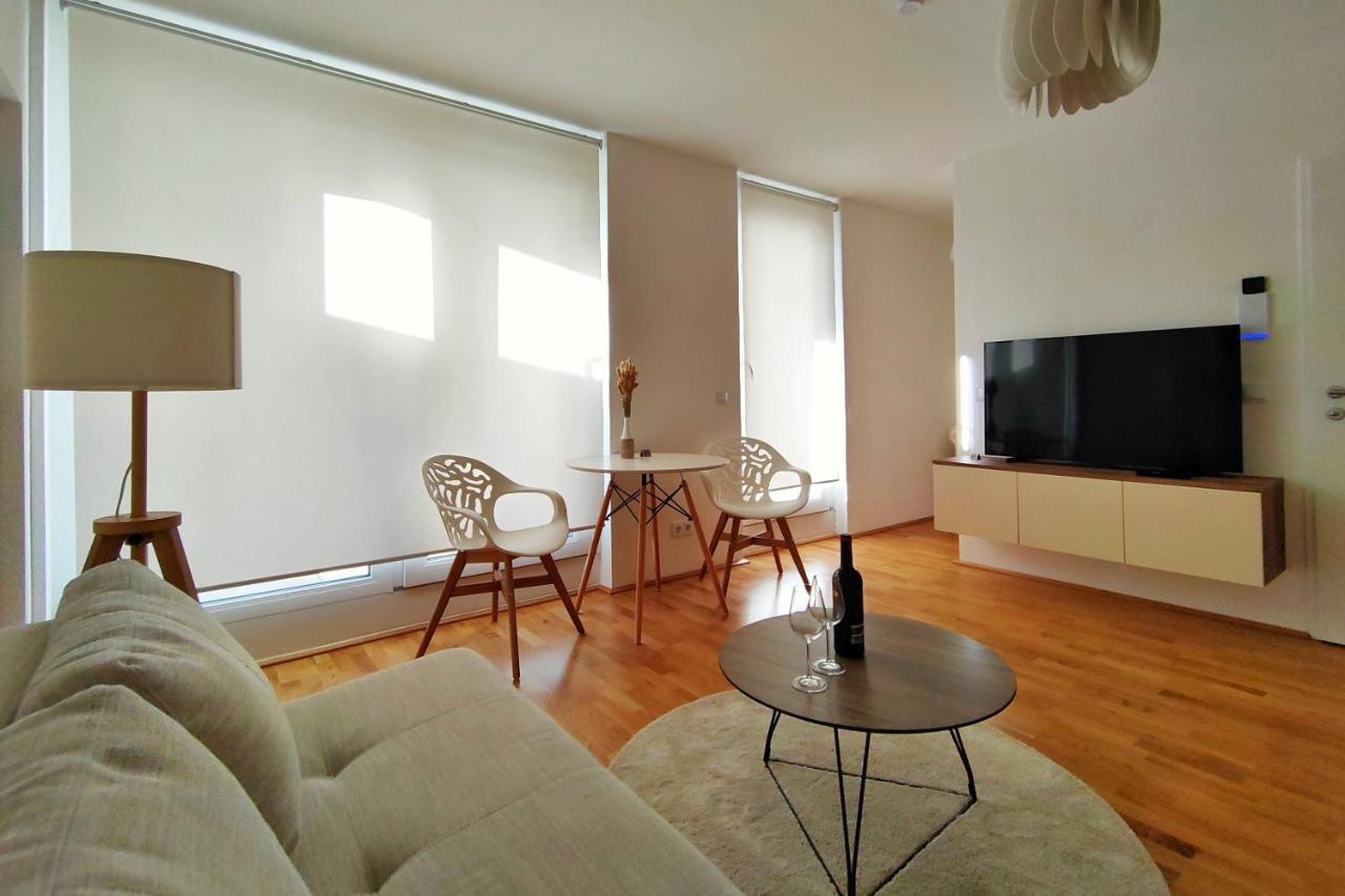 Luma Apartment Near Schoenbrunn With Parking Vienna Esterno foto